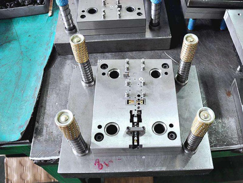 驿城模具制造-01